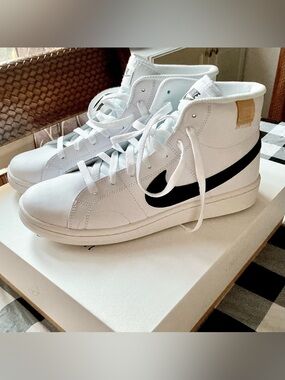 Nike Men's White and Black Mid-Top Sneakers